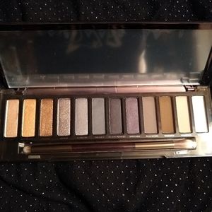 Urban decay naked smoky palette